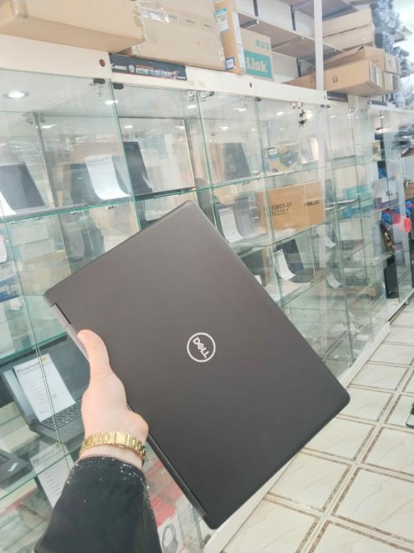 DELL LATITUDE 5490 i5 8eme ram8Go / ssd256Go etat 10/10